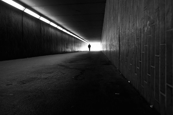 Valoa tunnelissa
